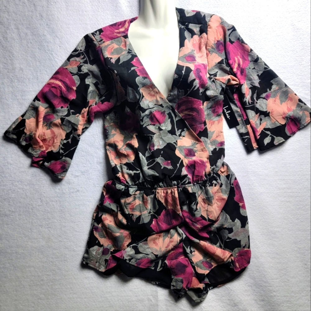Lulu's What's Bloomin' Black Floral Print Romper Size Large